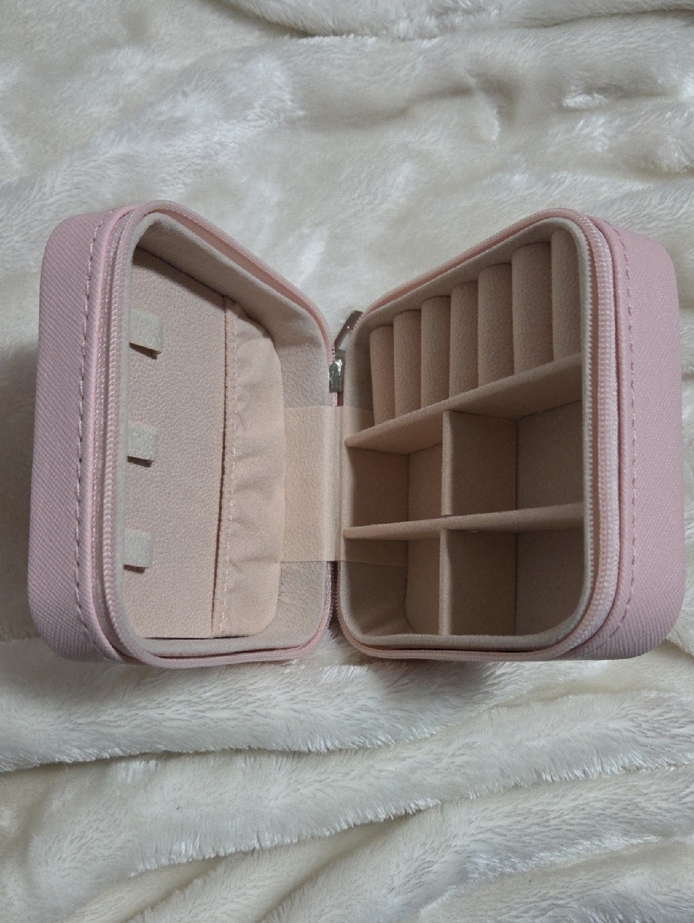 Small Square Jewelry Travel Case. Pink. NWT.